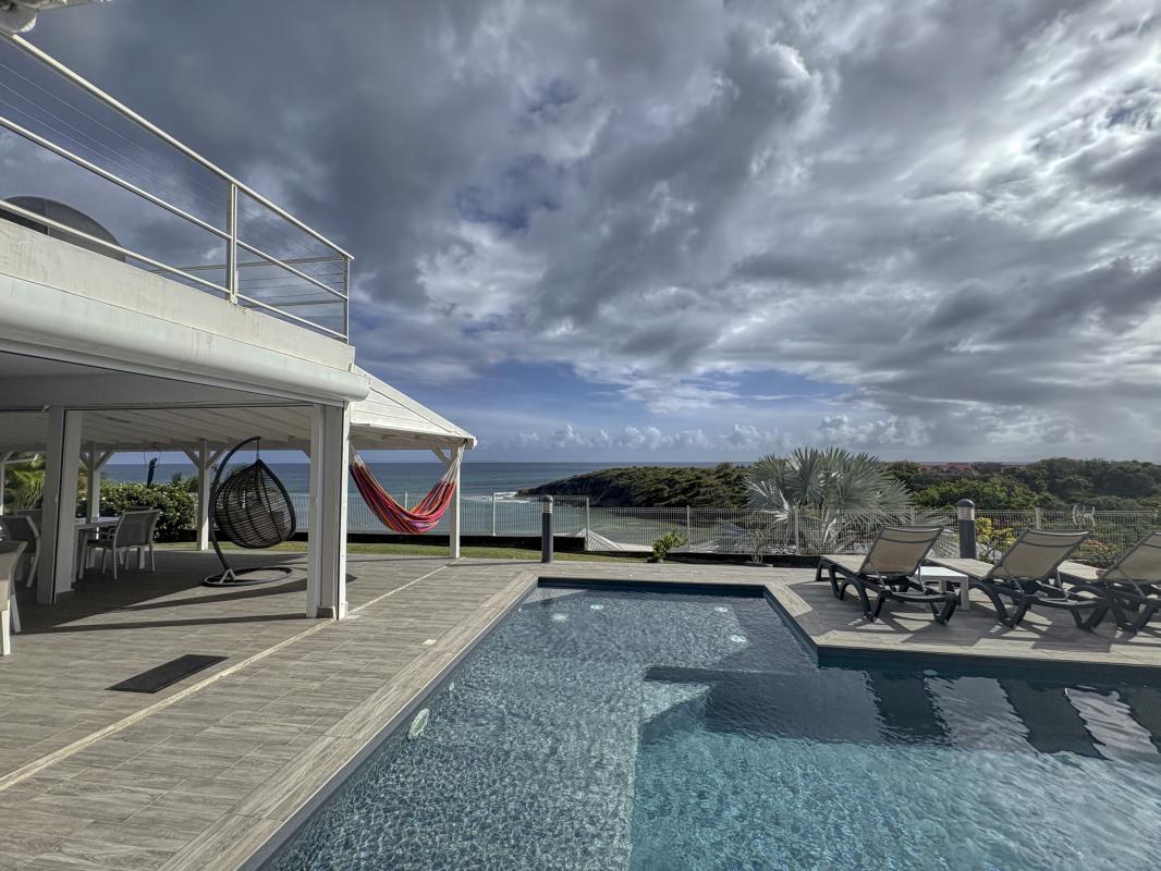 12.Location villa piscine vue mer Saint François Guadeloupe_Piscine